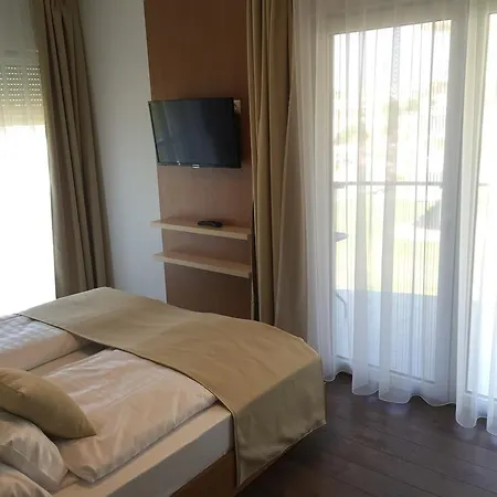 Wellness Apartments In Velence Room photo